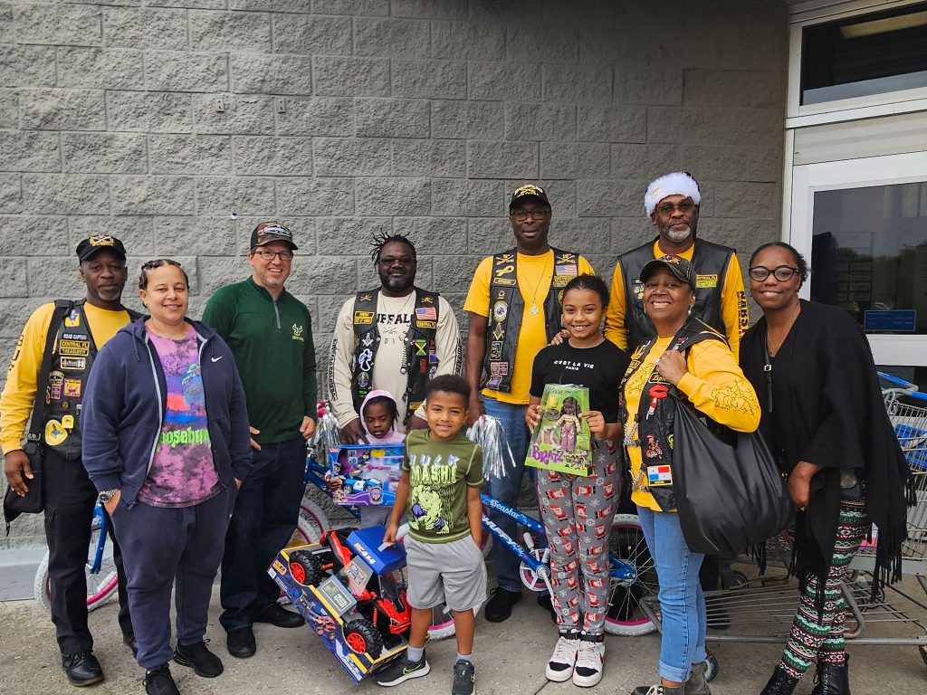 Wreaths Across America and Christmas shopping with kids